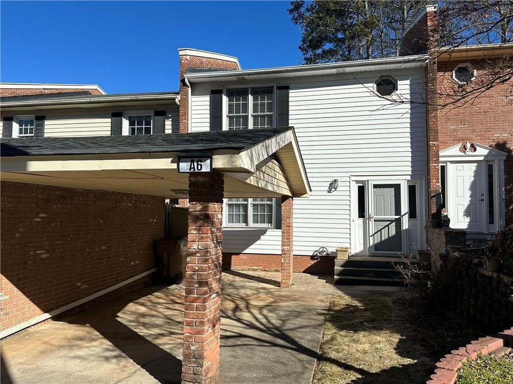 3 bedroom, 3 bathroom, 1,577 sq ft condominium sold at 6500 Gaines Ferry Road A6, Flowery Branch, GA 30542