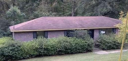 3 bedroom, 1 bathroom single family residence sold at 101 Dogwood Court, Eufaula, AL 36027