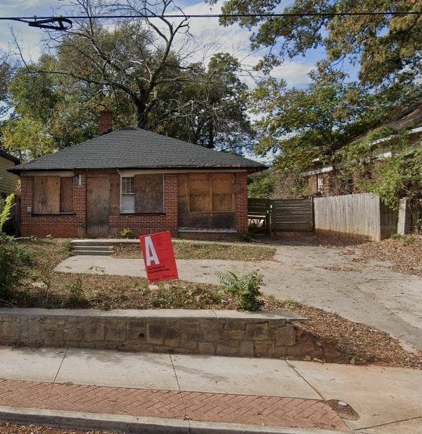 3 bedroom, 2 bathroom single family residence sold at 837 Metropolitan Parkway, Atlanta, GA 30310
