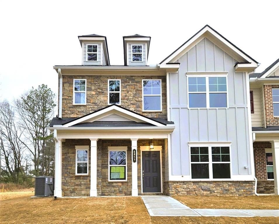3 bedroom, 3 bathroom townhouse sold at 4853 Walkers Green, Mableton, GA 30126