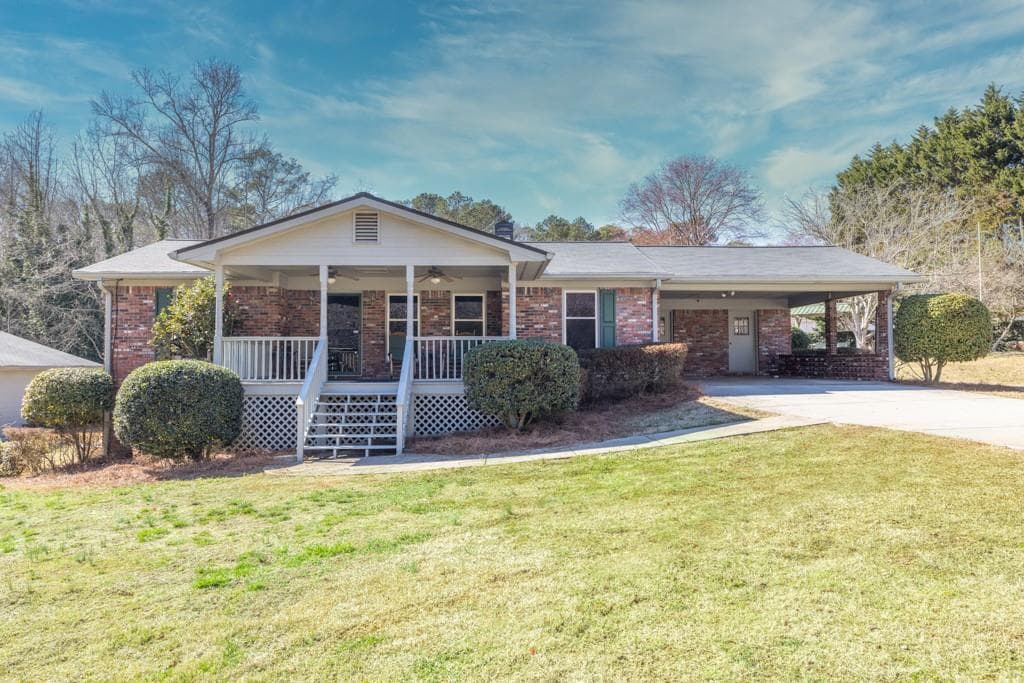 3 bedroom, 2 bathroom single family residence sold at 4031 Pine Needle Drive, Duluth, GA 30096