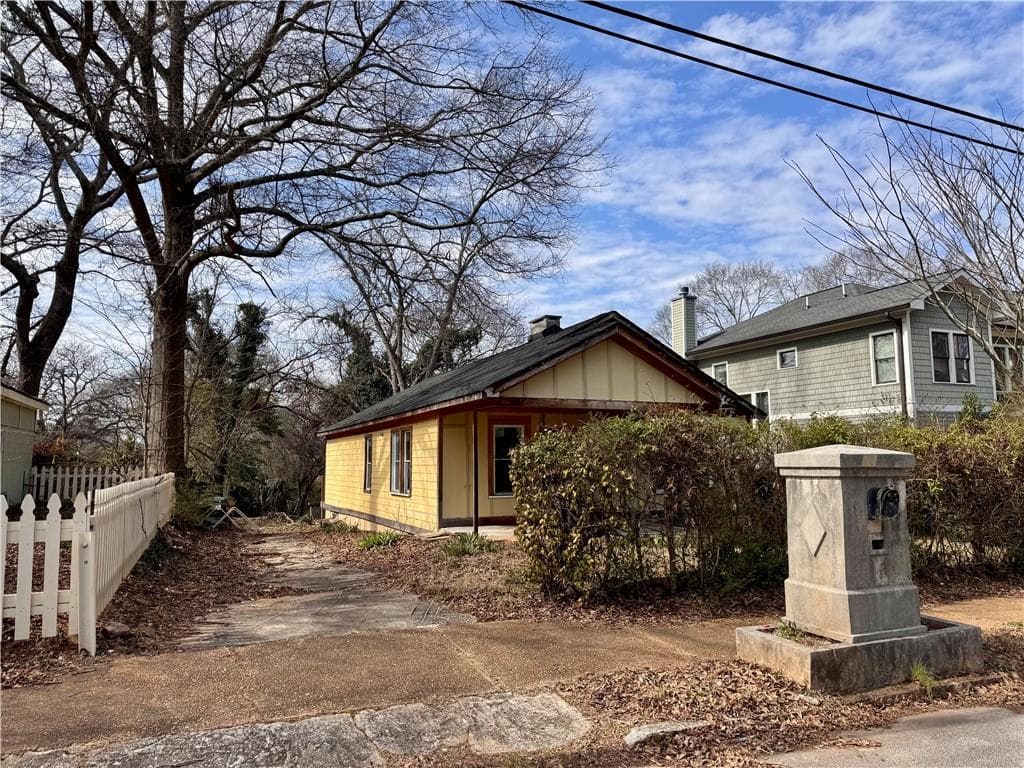 3 bedroom, 2 bathroom single family residence sold at 18 Wyman Street, Atlanta, GA 30317