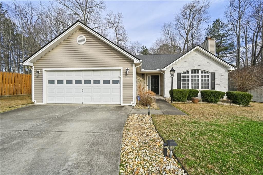 3 bedroom, 2 bathroom, 1,649 sq ft single family residence sold at 1715 Fort Daniels Trail, Dacula, GA 30019