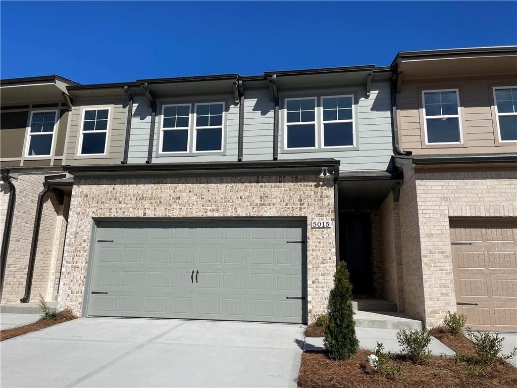 3 bedroom, 3 bathroom townhouse sold at 5015 Renvyle Dr. (Lot 12) Drive, Atlanta, GA 30339