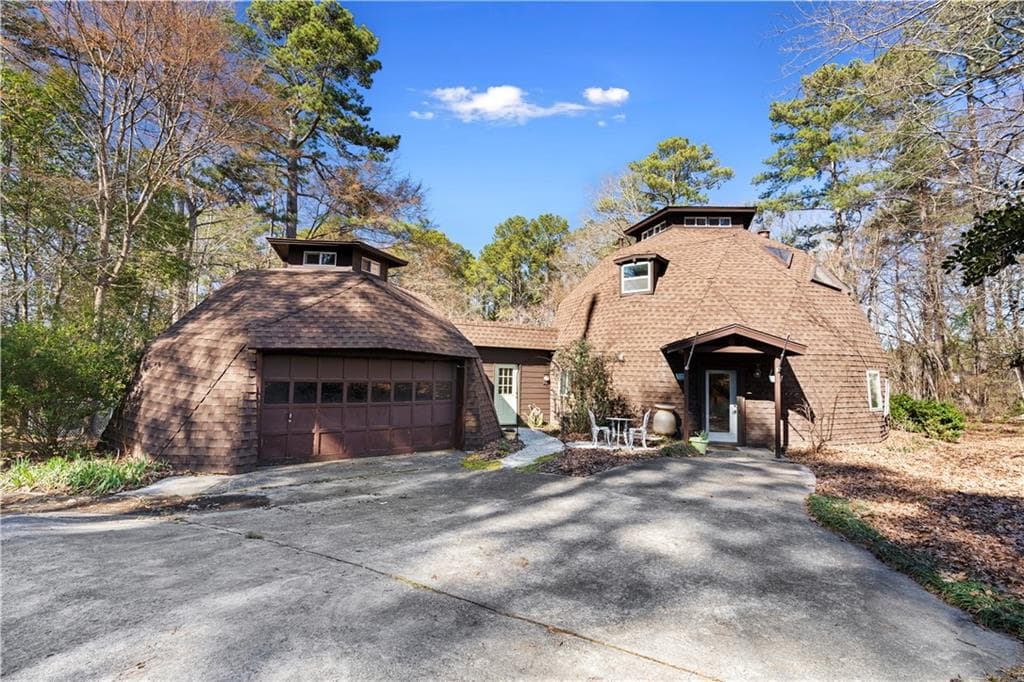 4 bedroom, 2 bathroom single family residence sold at 1275 S Deshon Road, Lithonia, GA 30058