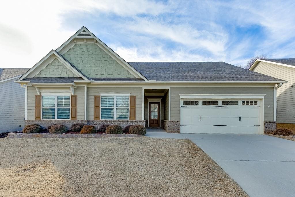 3 bedroom, 2 bathroom single family residence sold at 4518 Hidden Creek Drive, Gainesville, GA 30504