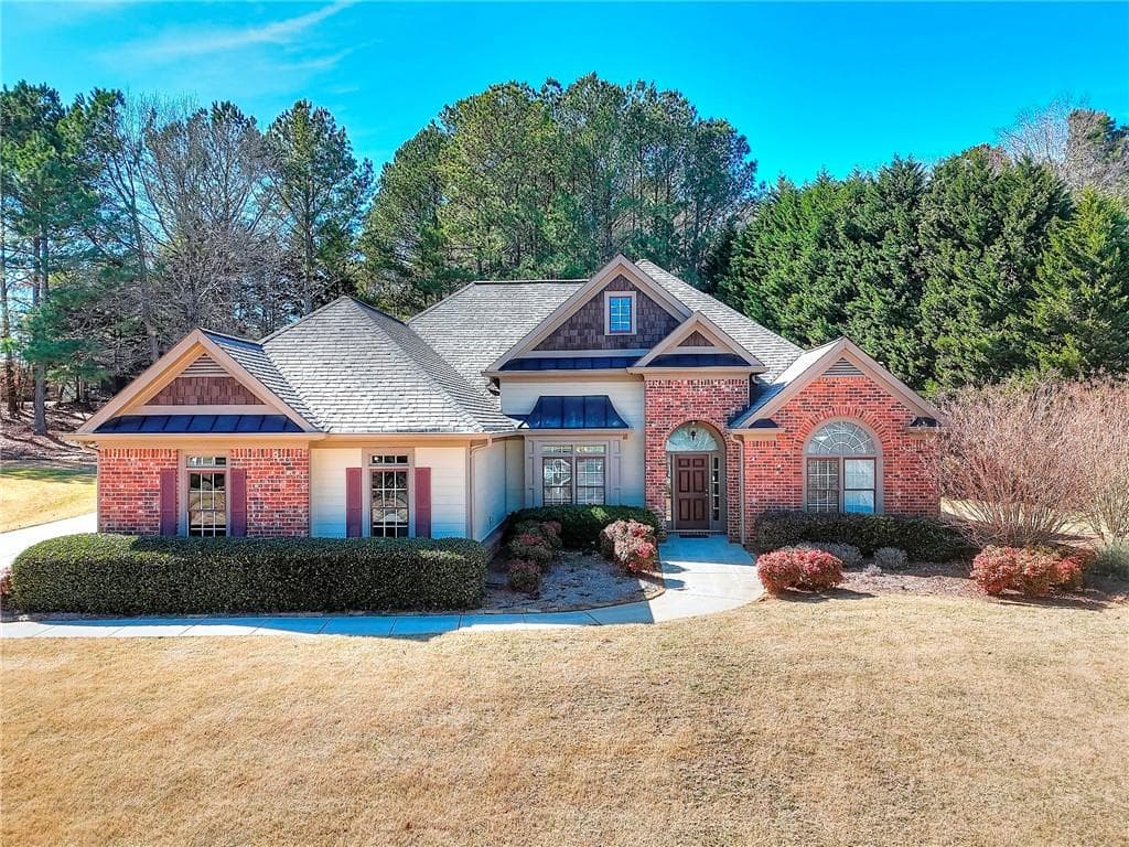 3 bedroom, 3 bathroom single family residence sold at 722 Richmond Court, Loganville, GA 30052