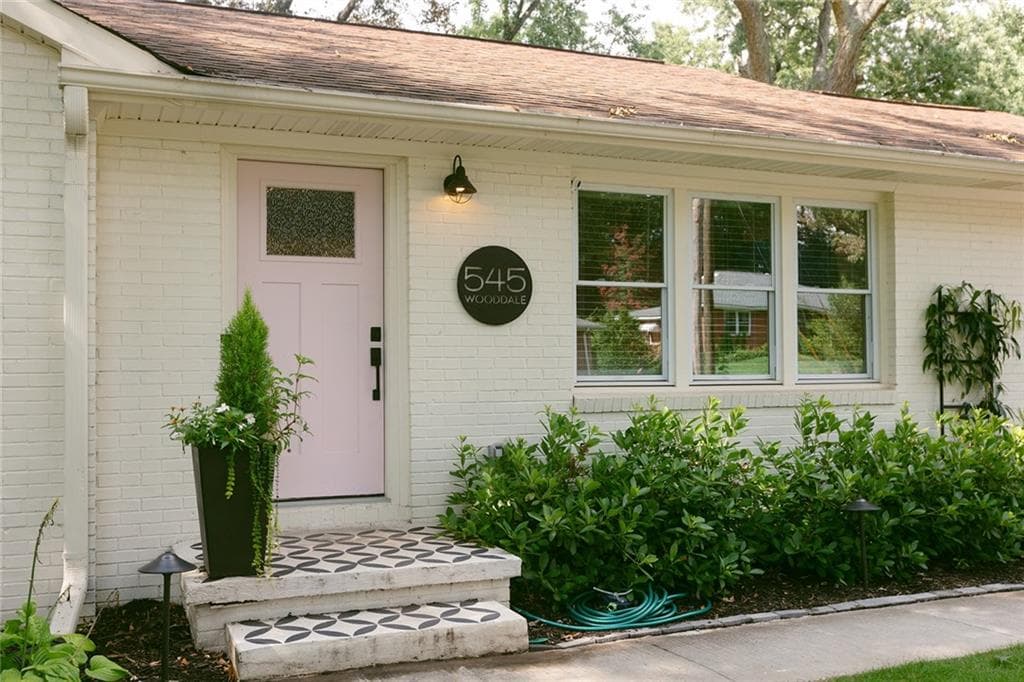 3 bedroom, 2 bathroom single family residence sold at 545 Woodale Drive, Smyrna, GA 30080
