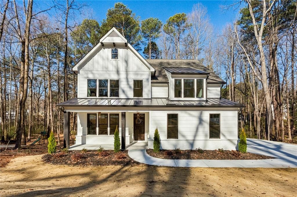 4 bedroom, 4 bathroom single family residence sold at 1977 Westwood Circle, Smyrna, GA 30080