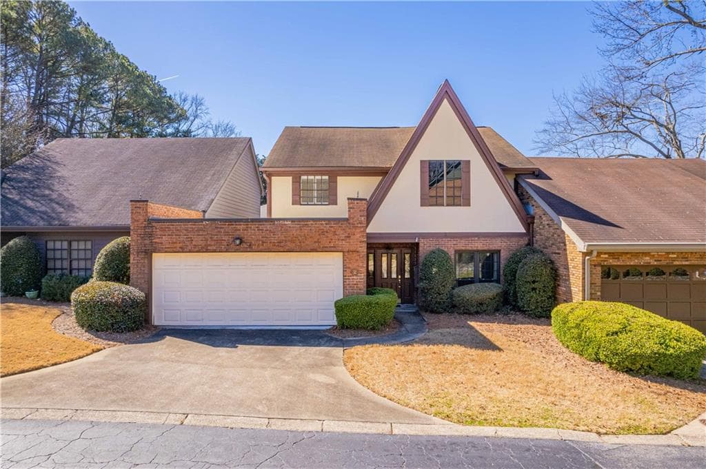 2 bedroom, 3 bathroom condominium sold at 2 Westchester Square, Decatur, GA 30030