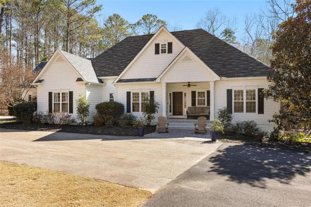 5 bedroom, 4 bathroom single family residence sold at 105 Leisure Trail, Peachtree City, GA 30269