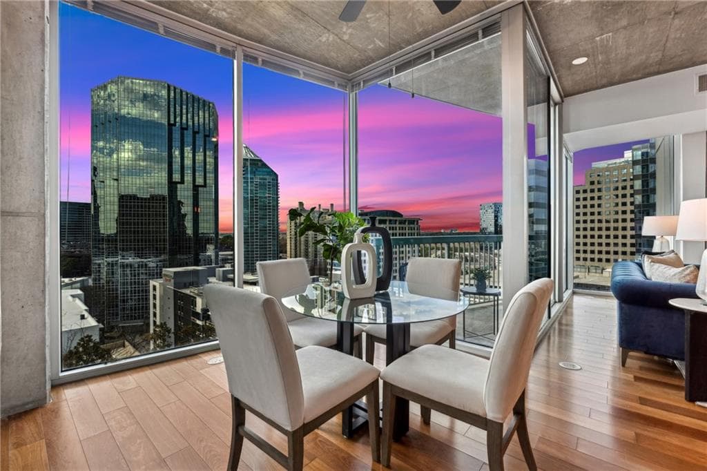 2 bedroom, 2 bathroom condominium sold at 3324 Peachtree Road 1219, Atlanta, GA 30326