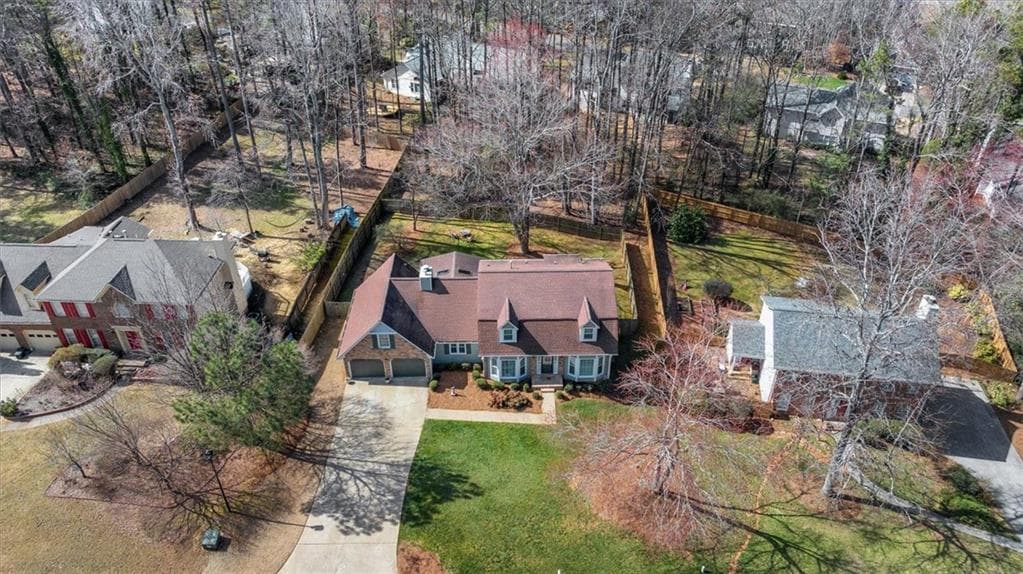 4 bedroom, 3 bathroom, 2,908 sq ft single family residence sold at 11640 Highland Colony Drive, Roswell, GA 30075