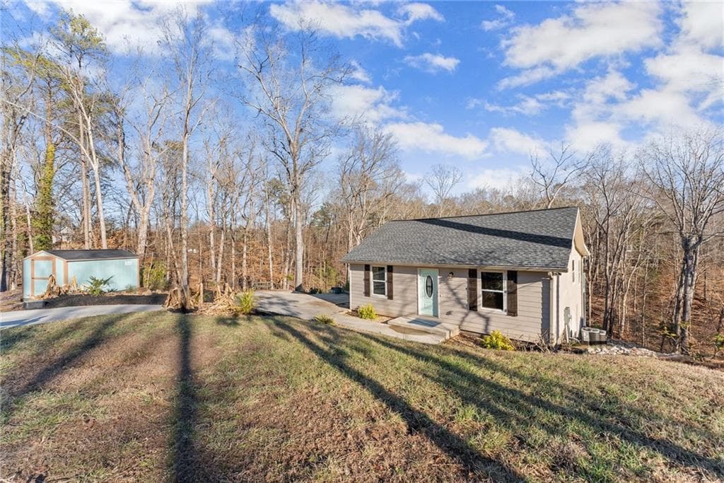 3 bedroom, 3 bathroom, 1,944 sq ft single family residence sold at 5211 Driftwood Point, Gainesville, GA 30506