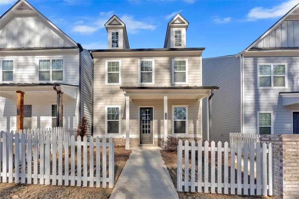 3 bedroom, 3 bathroom single family residence sold at 629 Everett Lane, Woodstock, GA 30188