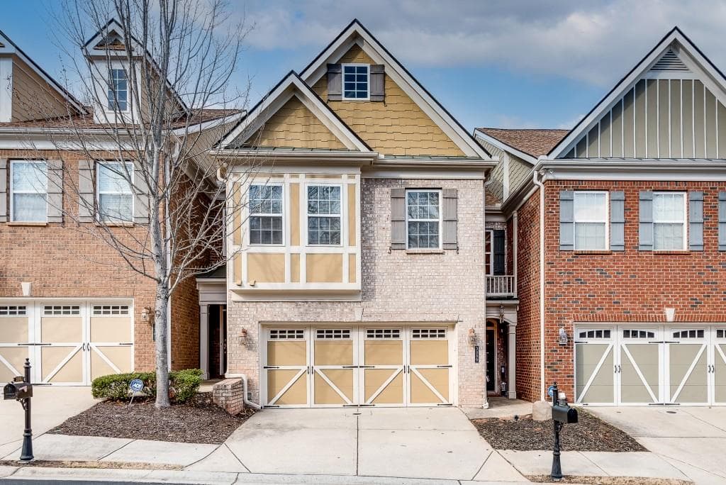 3 bedroom, 3 bathroom townhouse sold at 3359 Norfolk Chase Drive, Peachtree Corners, GA 30092