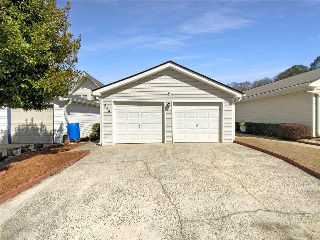 3 bedroom, 2 bathroom, 1,473 sq ft single family residence sold at 949 Bobcat Court, Marietta, GA 30067