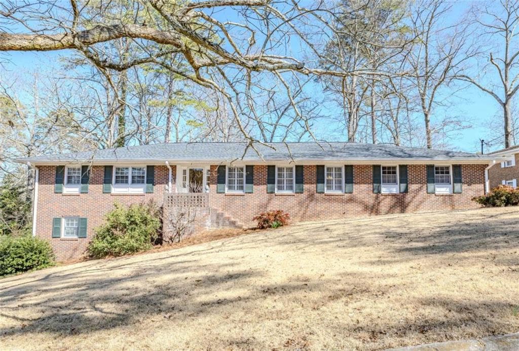 4 bedroom, 3 bathroom single family residence sold at 5 Lynn Haven Drive, Rome, GA 30165