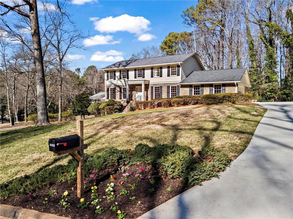 5 bedroom, 4 bathroom single family residence sold at 7675 Ryefield Drive, Sandy Springs, GA 30350