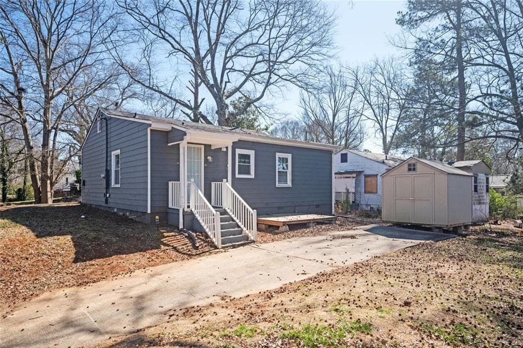 3 bedroom, 2 bathroom single family residence sold at 1073 Oakland Drive Drive, Atlanta, GA 30310