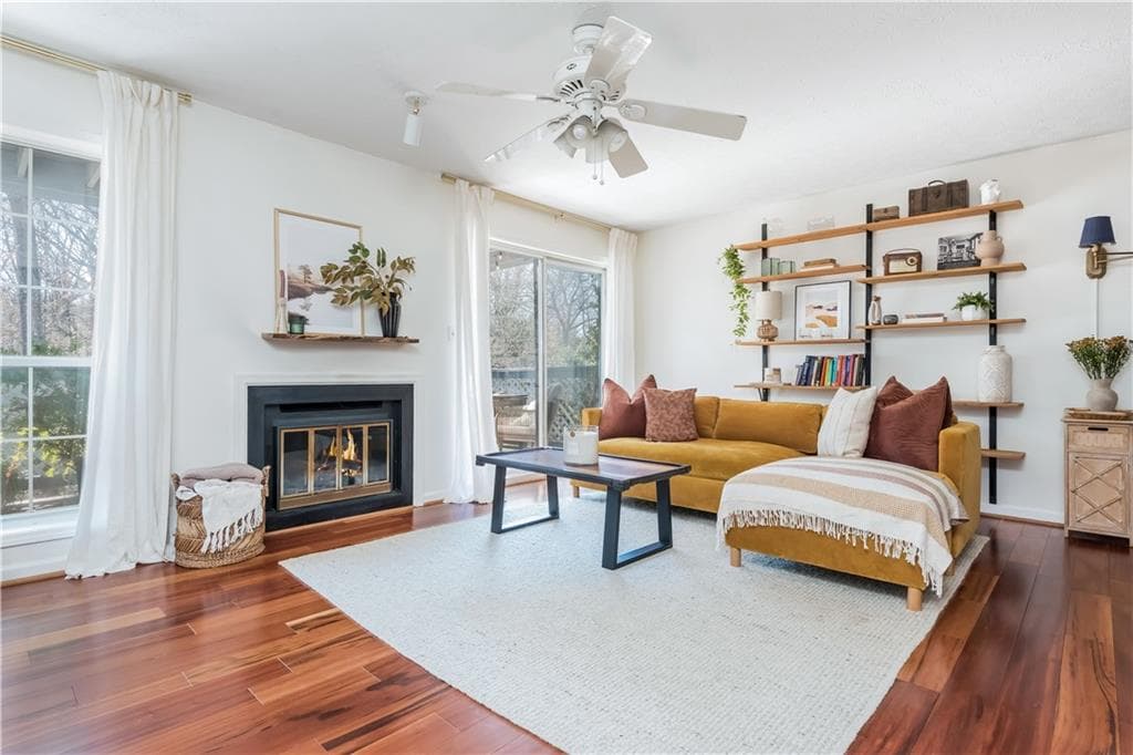 2 bedroom, 1 bathroom condominium sold at 1323 Weatherstone Way, Atlanta, GA 30324