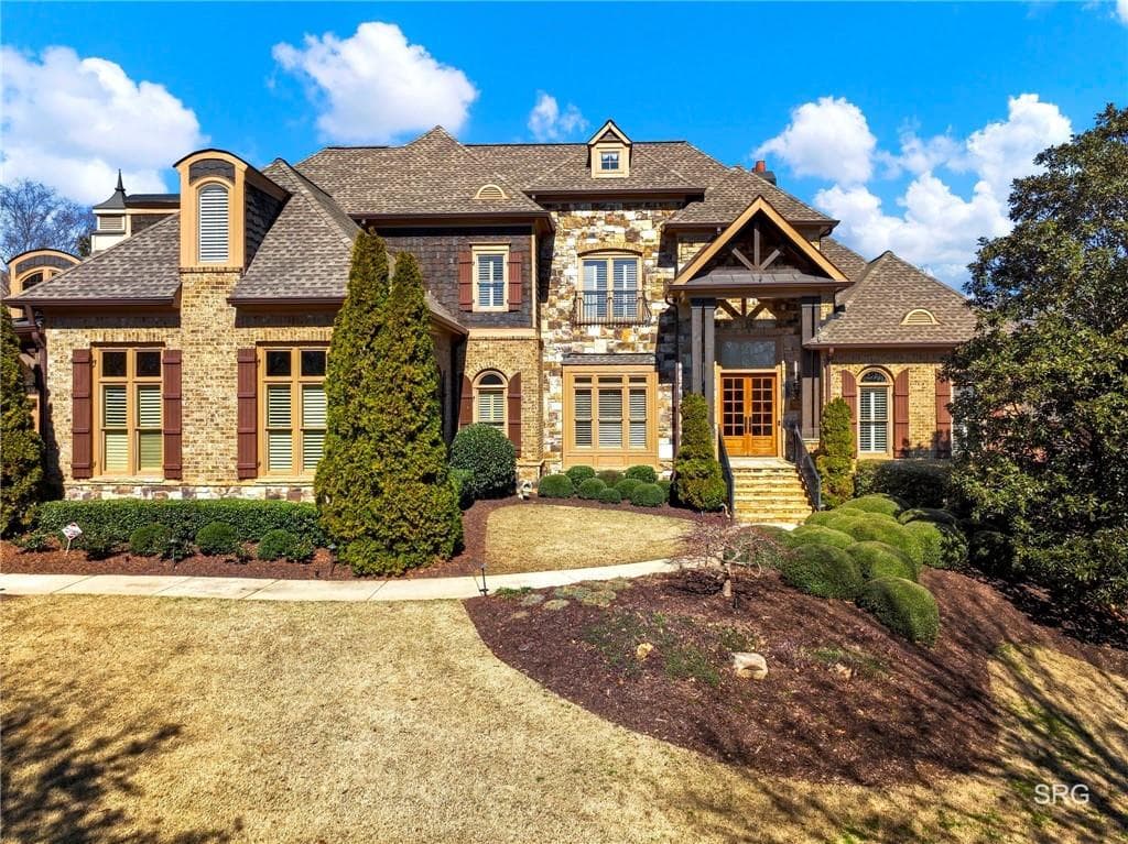 4 bedroom, 6 bathroom single family residence sold at 2634 Northern Oak Drive, Braselton, GA 30517