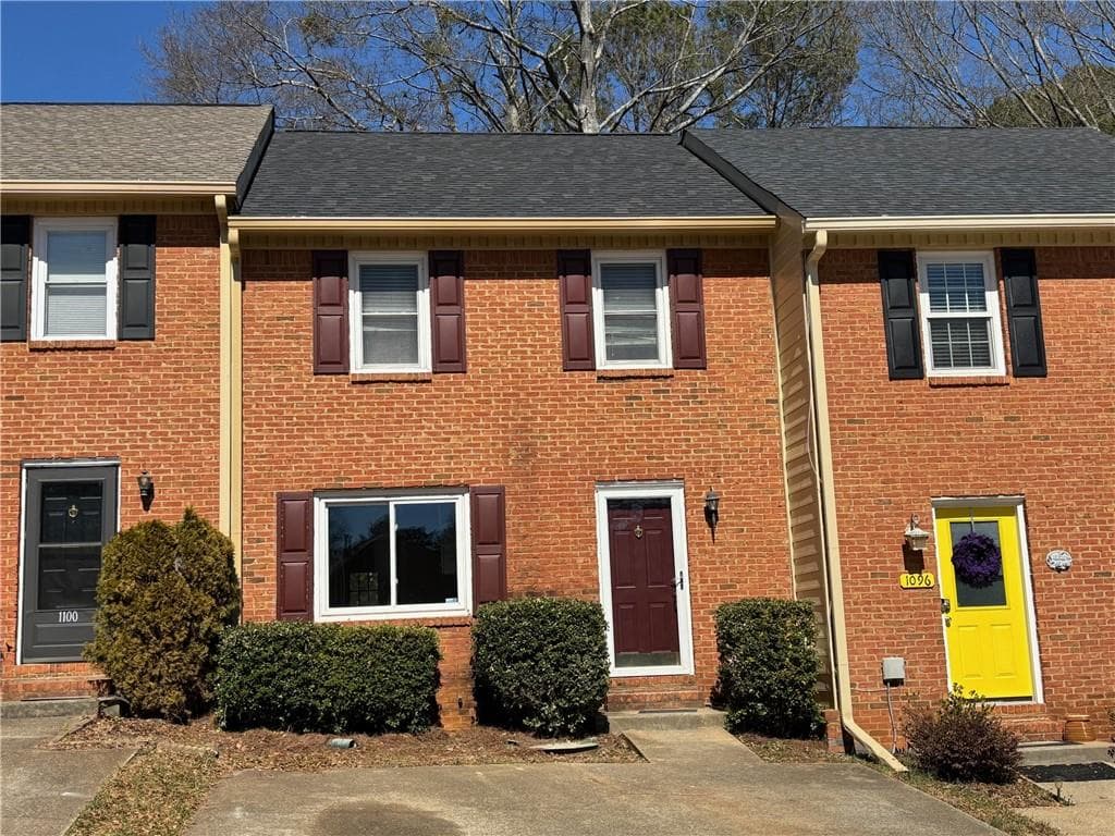3 bedroom, 4 bathroom townhouse sold at 1098 Westfield Trace, Smyrna, GA 30082