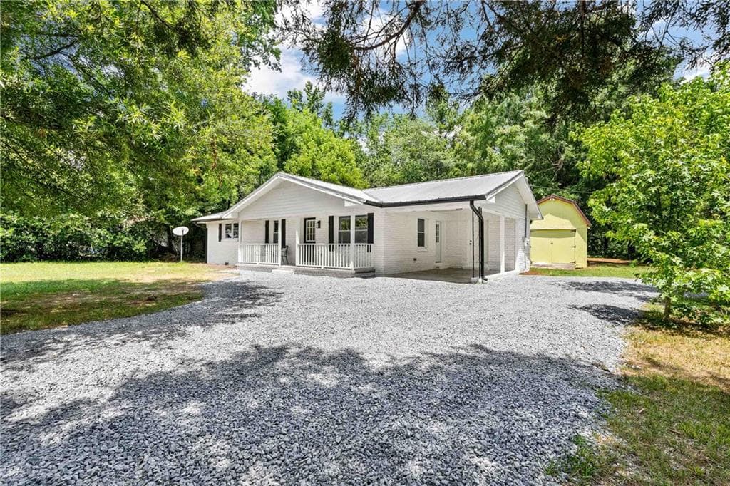 3 bedroom, 2 bathroom single family residence sold at 2801 Henry Gallman Road, Resaca, GA 30735