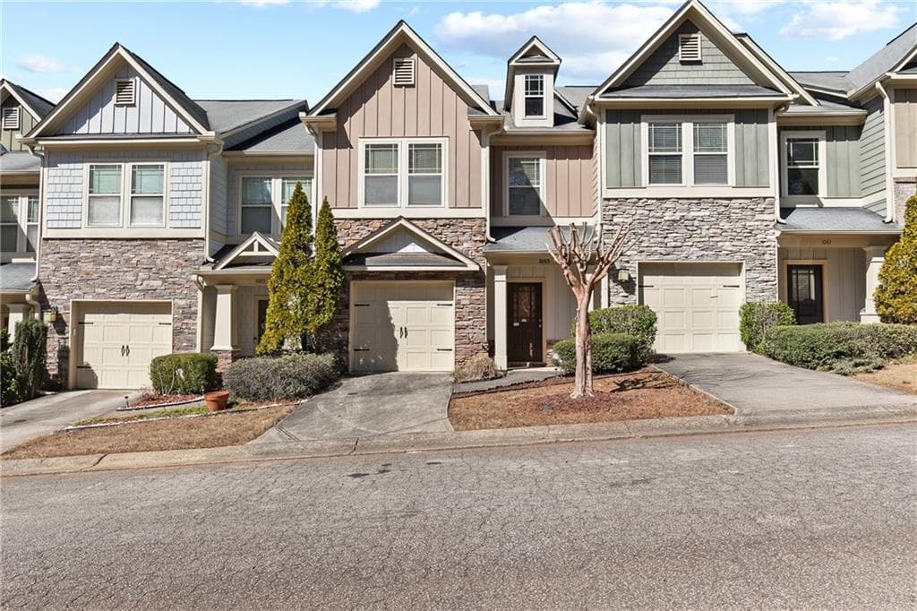 3 bedroom, 3 bathroom townhouse sold at 1063 N Village Drive, Decatur, GA 30032