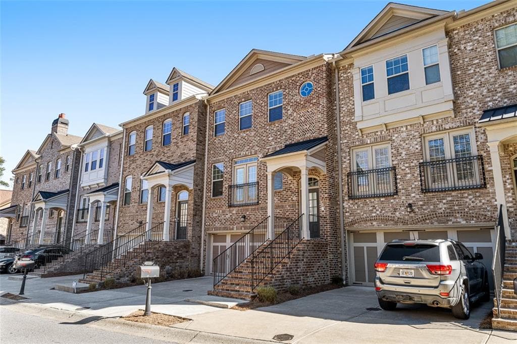 3 bedroom, 4 bathroom townhouse sold at 13313 Flamingo Road, Alpharetta, GA 30004