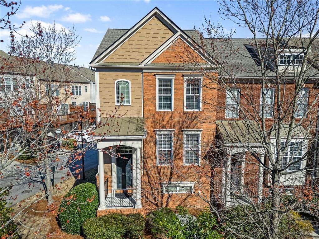 3 bedroom, 4 bathroom townhouse sold at 4883 Seldon Way, Smyrna, GA 30080