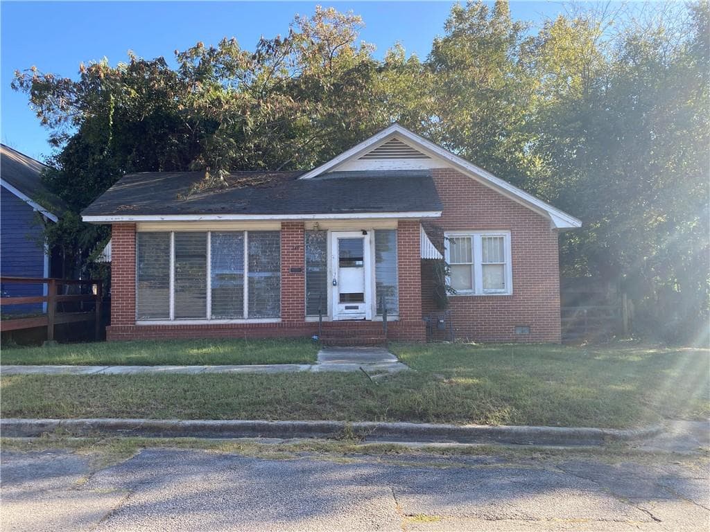 2 bedroom, 1 bathroom single family residence sold at 746 Saint James Avenue, Macon, GA 31206