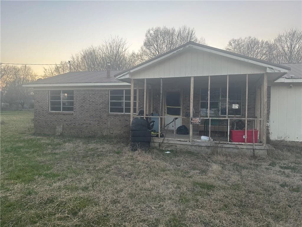 3 bedroom, 1 bathroom, 1,600 sq ft single family residence sold at 201 Charmin Circle, Calhoun, GA 30701