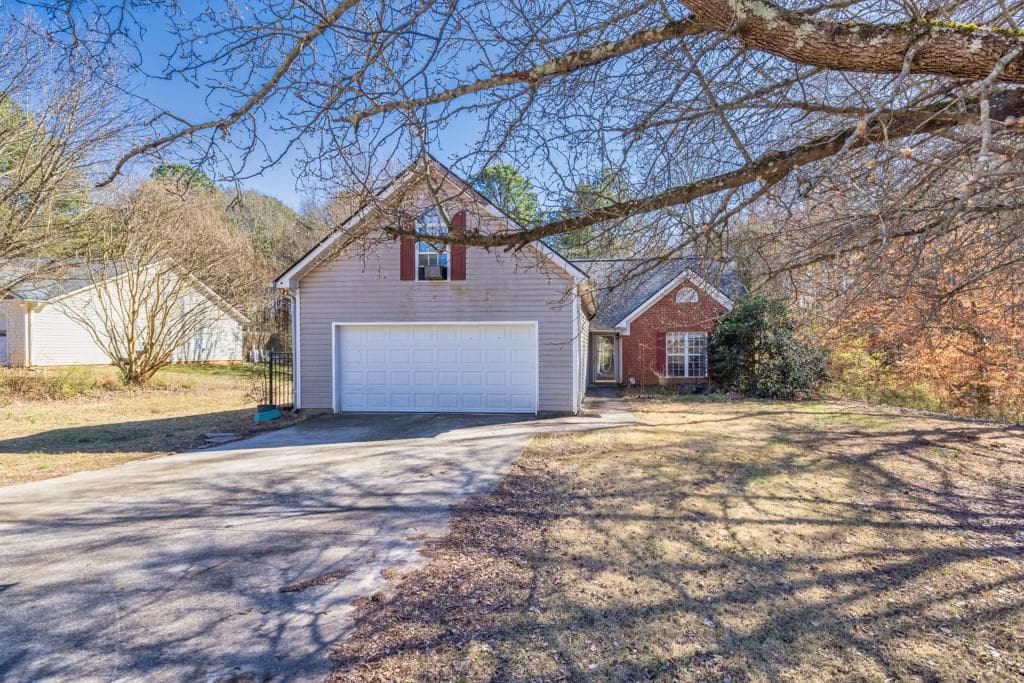3 bedroom, 2 bathroom, 1,568 sq ft single family residence sold at 180 Robert Drive, Braselton, GA 30517