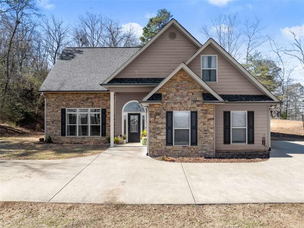 4 bedroom, 3 bathroom single family residence sold at 4736 HIGHLAND Road, Gainesville, GA 30506