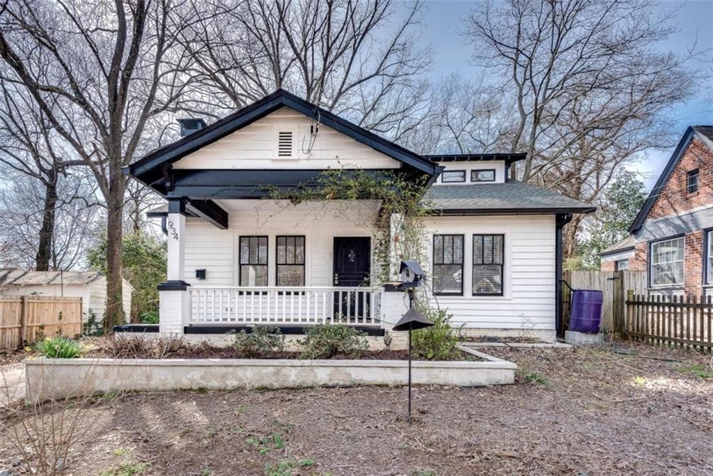 3 bedroom, 2 bathroom single family residence sold at 934 Hope Drive, Atlanta, GA 30310