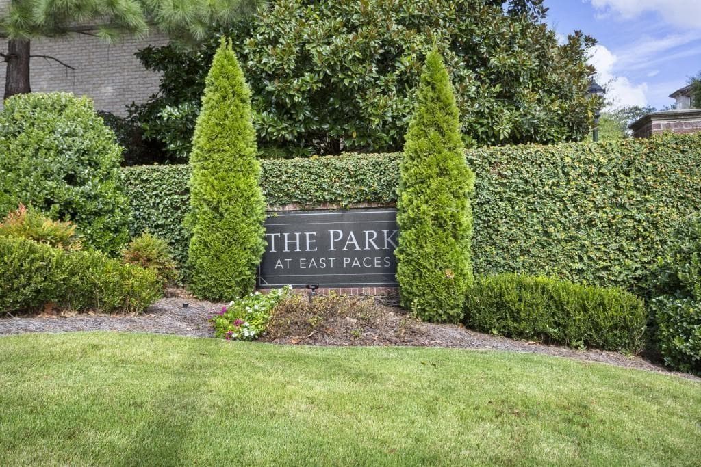 1 bedroom, 2 bathroom, 889 sq ft condominium sold at 3635 E Paces Circle 1110, Atlanta, GA 30326