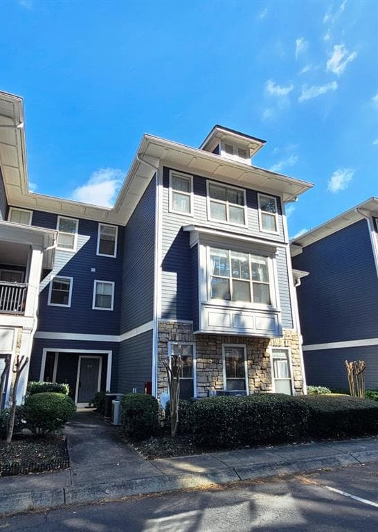 2 bedroom, 3 bathroom condominium sold at 1575 Ridenour Parkway 815, Kennesaw, GA 30152