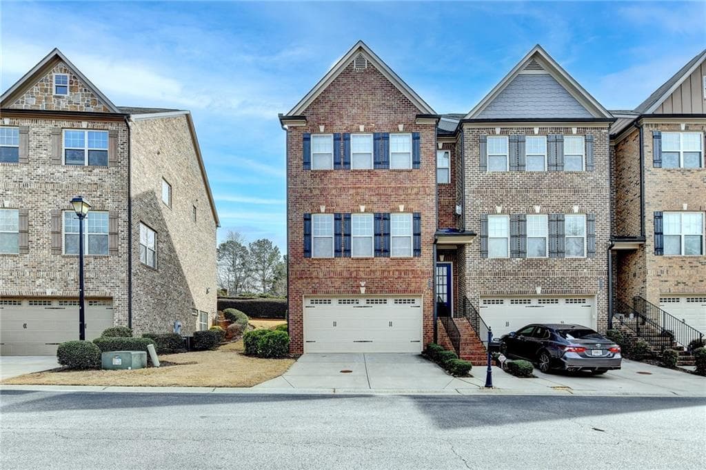 3 bedroom, 4 bathroom townhouse sold at 5930 Norfolk Chase Road, Peachtree Corners, GA 30092