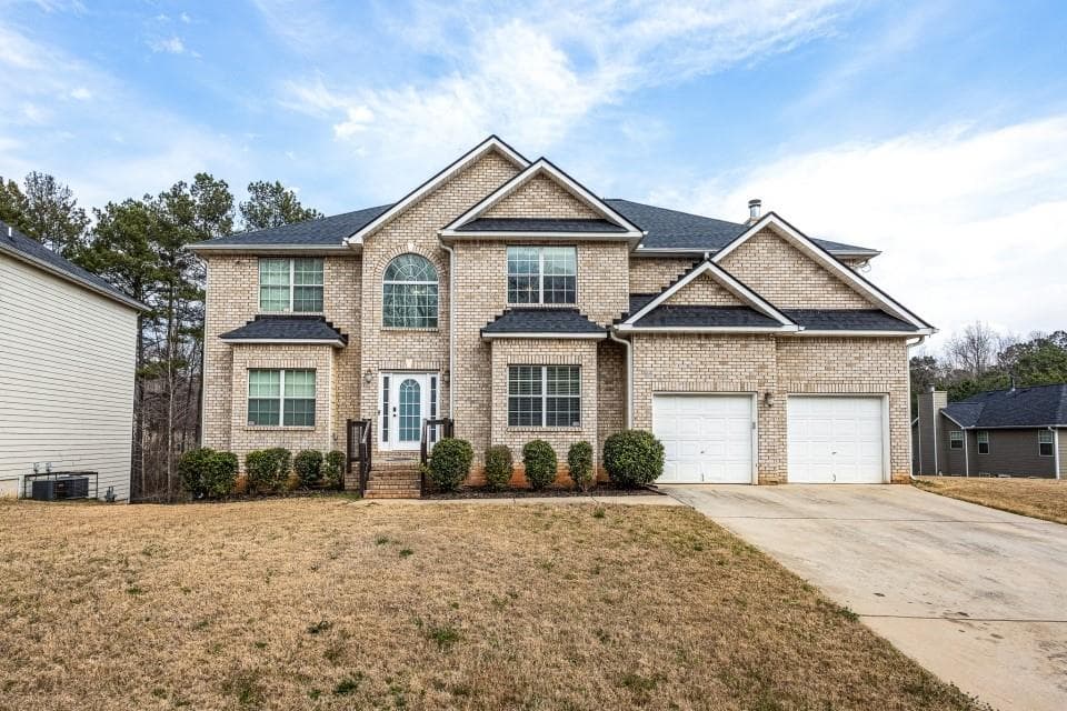 5 bedroom, 4 bathroom single family residence sold at 4526 Warren Mill Trail, Ellenwood, GA 30294