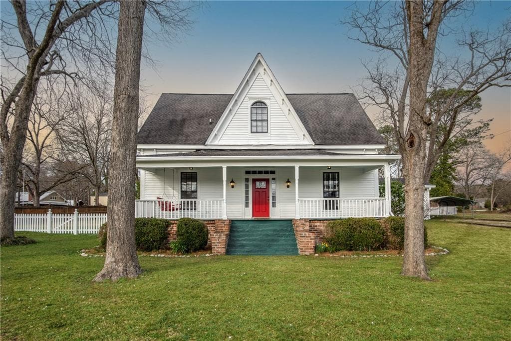 4 bedroom, 3 bathroom single family residence sold at 194 W Main Street, Rutledge, GA 30663