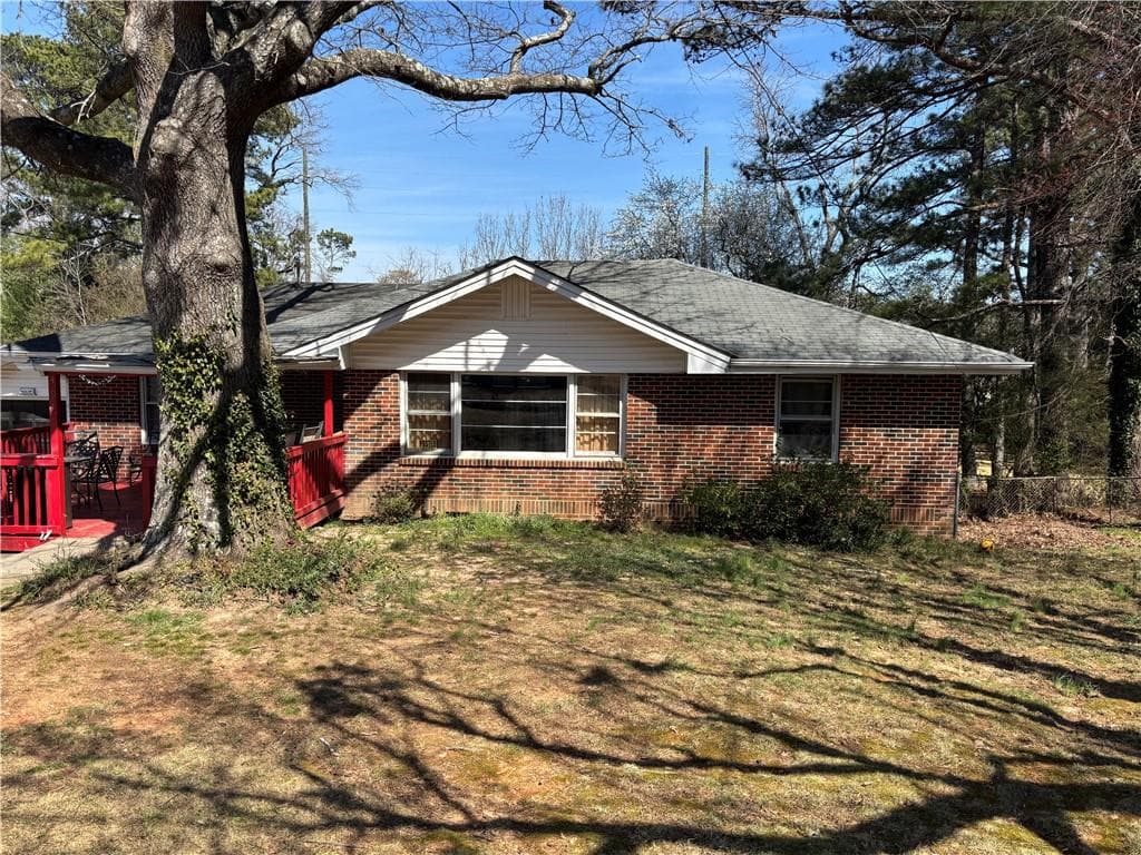 3 bedroom, 2 bathroom, 1,353 sq ft single family residence sold at 496 Elizabeth Lane, Mableton, GA 30126