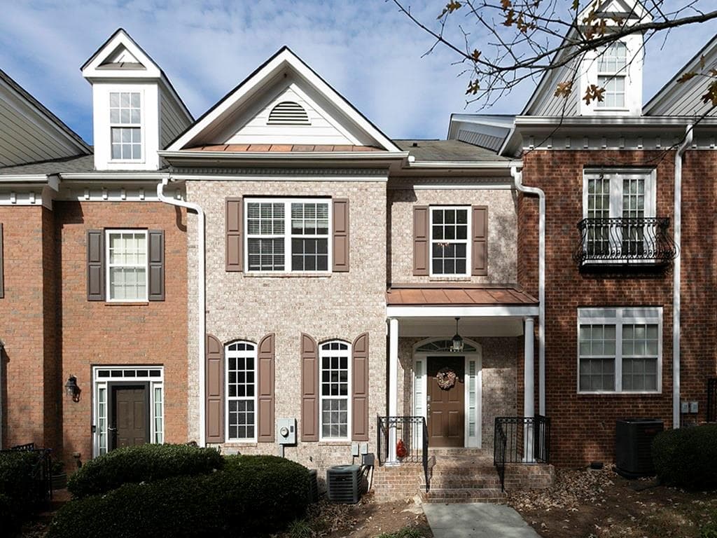 2 bedroom, 4 bathroom, 2,386 sq ft townhouse sold at 342 Holbrook Road, Smyrna, GA 30082