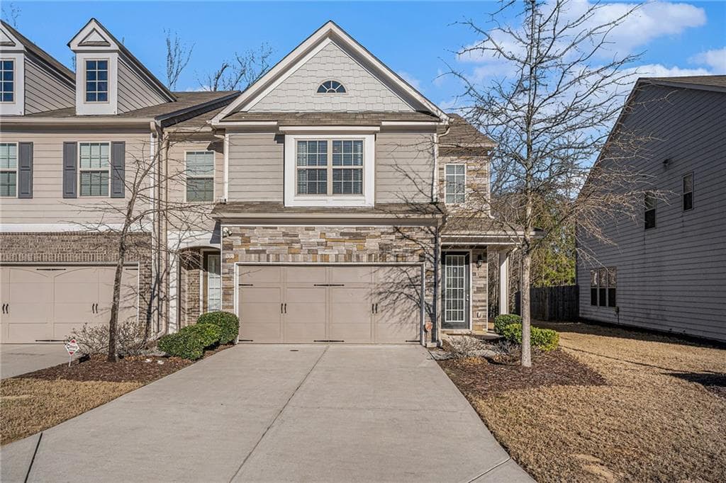 3 bedroom, 3 bathroom townhouse sold at 3238 Spicy Cedar Lane, Lithonia, GA 30038