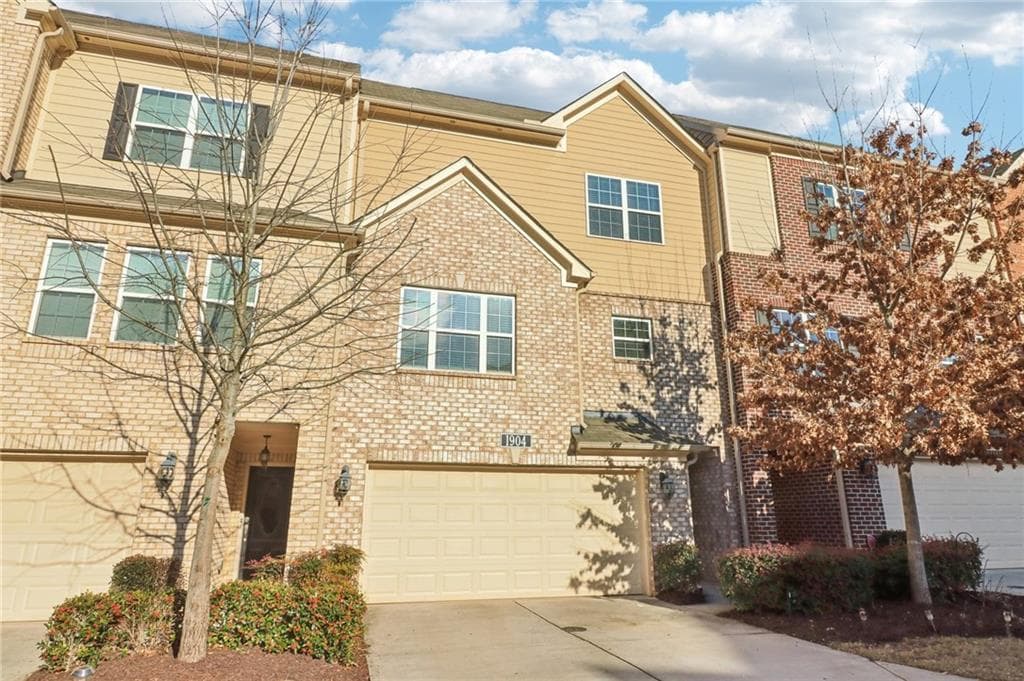 3 bedroom, 4 bathroom townhouse sold at 1904 Glen Ivy 19, Marietta, GA 30062