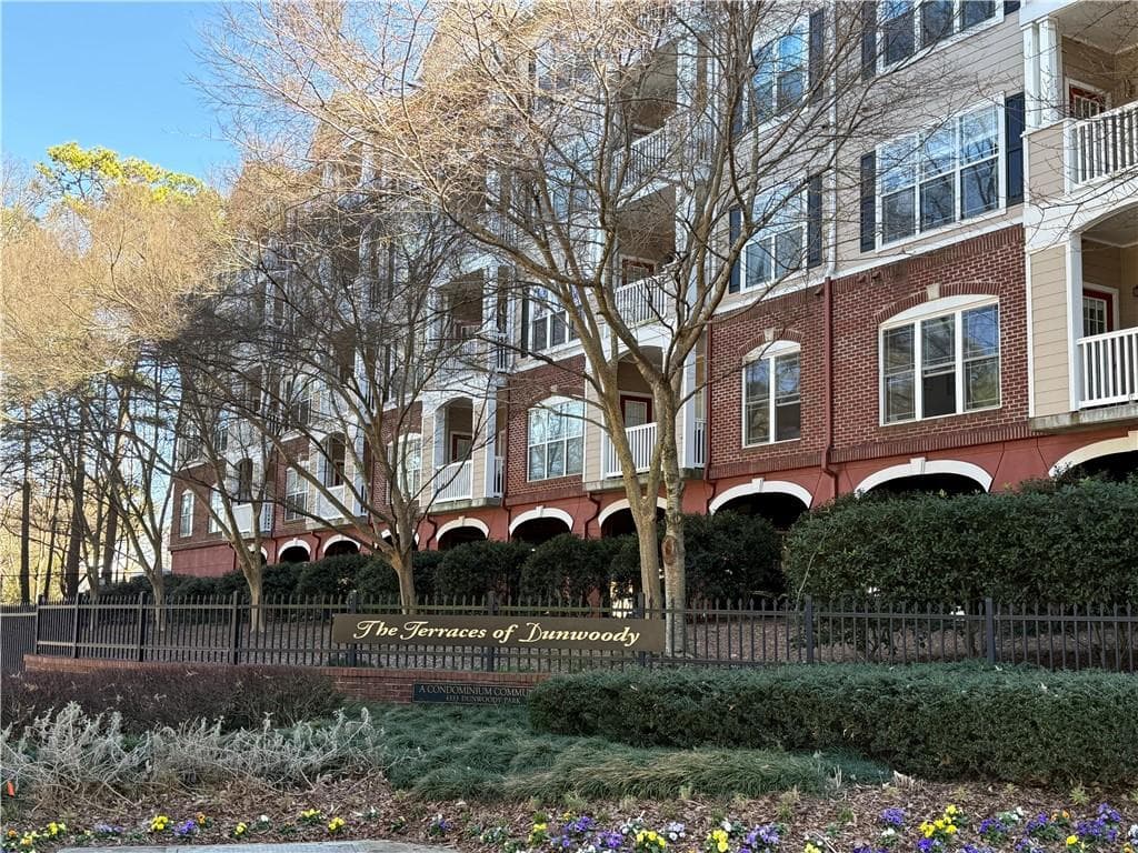 1 bedroom, 1 bathroom condominium sold at 4333 Dunwoody Park 1202, Atlanta, GA 30338