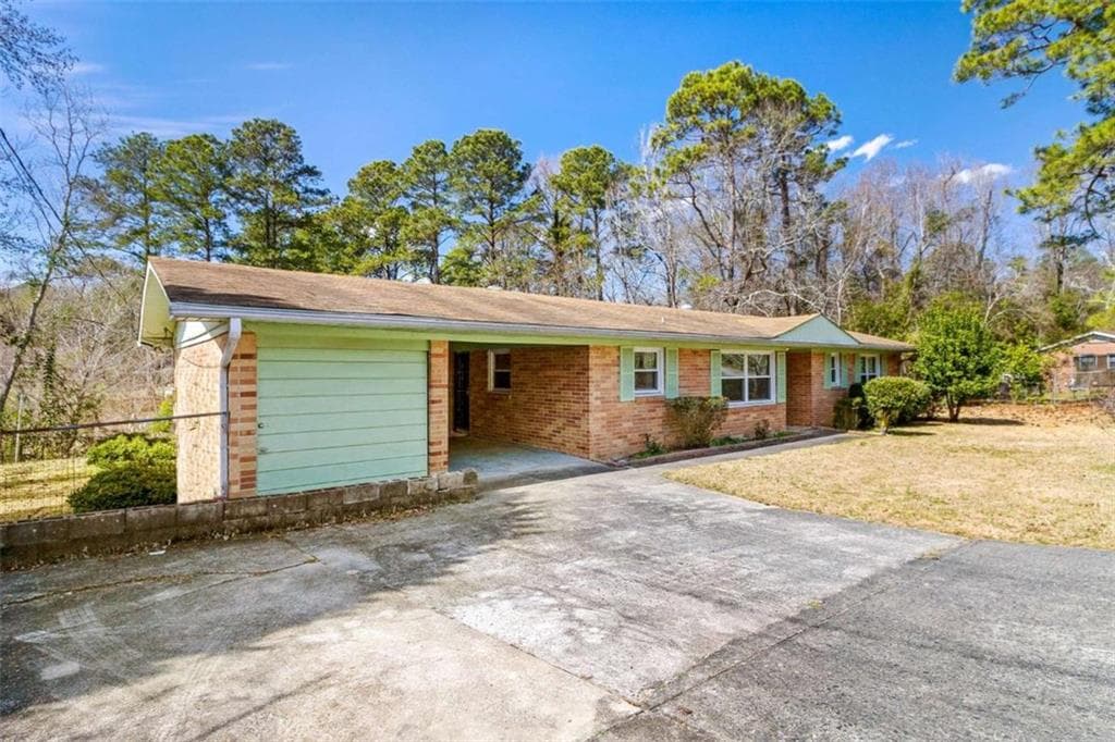 3 bedroom, 2 bathroom single family residence sold at 2438 Donald Avenue, Macon, GA 31217