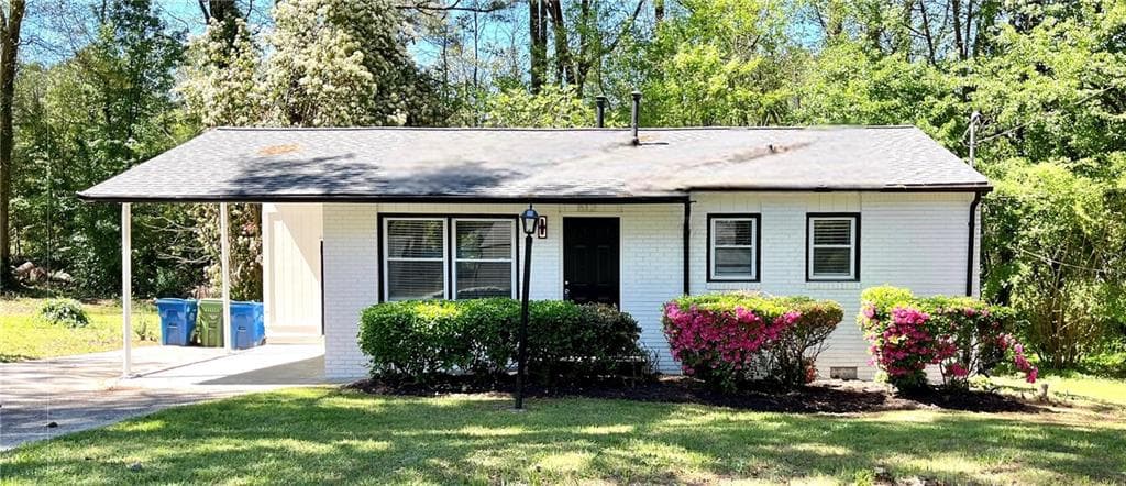 3 bedroom, 1 bathroom single family residence sold at 812 Amber Place NW, Atlanta, GA 30331