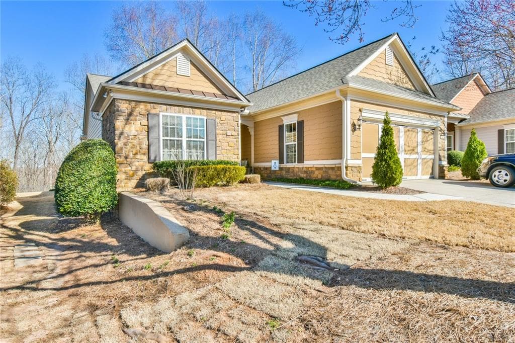 2 bedroom, 2 bathroom single family residence sold at 5978 Creekside Lane, Hoschton, GA 30548
