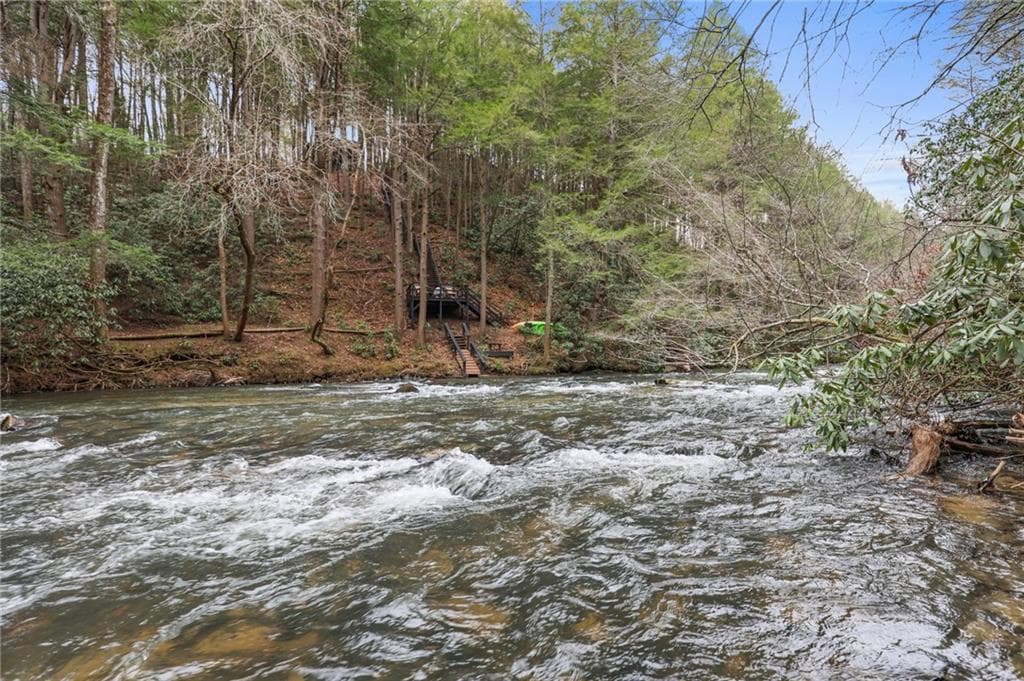 single family residence sold at 11,12 Cherokee Lane, Mccaysville, GA 30555